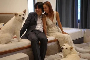 Lee Hyori Celebrates 10th Wedding Anniversary with Musician Husband Lee Sang Soon - image 1