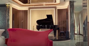 Inside the $12 Million Mansion of the Artist Who Gifted Xuan Son 80 Million VND - image 1