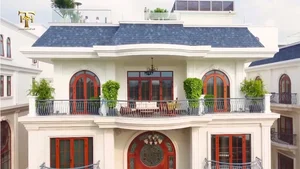 Inside the $12 Million Mansion of the Artist Who Gifted Xuan Son 80 Million VND - image 5