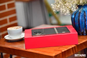 Hands-On with the World’s First Tri-Fold Smartphone: The Future of Mobile Tech - image 5
