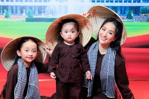 Supermodel Ha Anh's Son Joins Viral 'Patriotic Baby' Trend with Adorable Photos - image 3