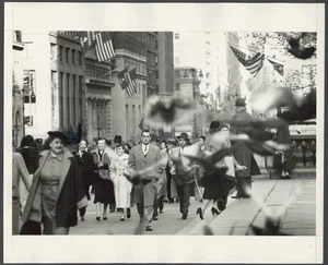A Nostalgic Journey: Stunning Photos of New York City in the 1950s - image 7