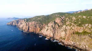 The Majestic Beauty of Da Vach Vĩnh Hy Coastal Cliffs - image 7