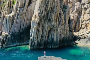 The Majestic Beauty of Da Vach Vĩnh Hy Coastal Cliffs - image 8