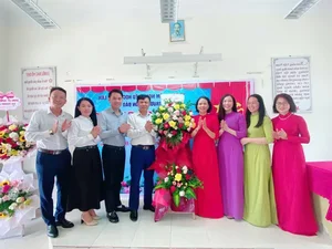 Touching School Opening Ceremony for Eight Students on Tran Island - image 2