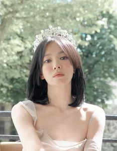 Song Hye Kyo’s Rare Photoshoot: Revealing the True Beauty and Personality of a Hallyu Icon - image 1
