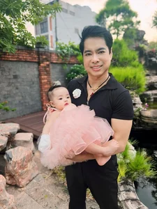 Miss Ý Nhi Returns to Vietnam While Midu Reveals Stunning Wedding Photos - image 5