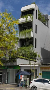 Modern 5-Story Narrow Townhouse Filled with Natural Light - image 11