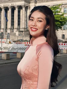 Miss Grand Vietnam Doan Thien An Showcases Elegant European Winter Style - image 6