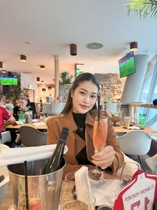 Miss Grand Vietnam Doan Thien An Showcases Elegant European Winter Style - image 8