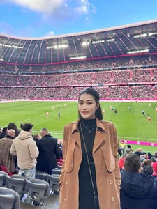 Miss Grand Vietnam Doan Thien An Showcases Elegant European Winter Style - image 5