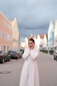 Miss Grand Vietnam Doan Thien An Showcases Elegant European Winter Style - image 1