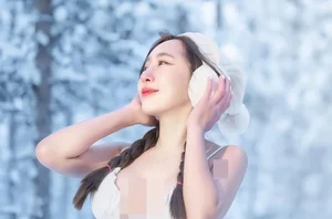 Thai Lingerie Queen Sparks Sensation with Bikini in the Snow - image 7