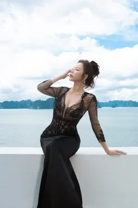 Ageless Beauty: Truong Ngoc Anh Stuns in Bikini Photoshoot Showcasing Toned Physique - image 7
