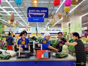 Residents Rush to Stock Up on Essentials Before Super Typhoon - image 5
