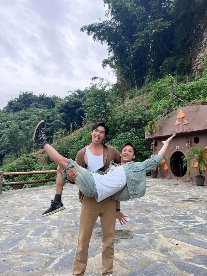 Manh Truong Celebrates Son Birthday and Hong Diem Debuts Youthful Bangs