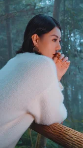 Manh Truong Celebrates Son Birthday and Hong Diem Debuts Youthful Bangs - image 19