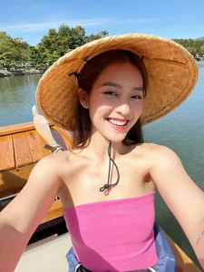 Manh Truong Celebrates Son Birthday and Hong Diem Debuts Youthful Bangs - image 6