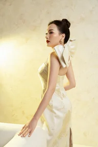 Manh Truong Celebrates Son Birthday and Hong Diem Debuts Youthful Bangs - image 34