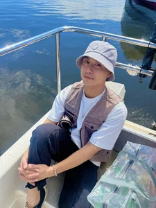 Manh Truong Celebrates Son Birthday and Hong Diem Debuts Youthful Bangs - image 28