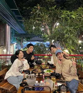 Manh Truong Celebrates Son Birthday and Hong Diem Debuts Youthful Bangs - image 39