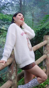Manh Truong Celebrates Son Birthday and Hong Diem Debuts Youthful Bangs - image 1