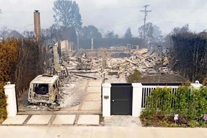 Devastating Wildfires Claim Luxury Hollywood Mansions: A Look at the Impact on Celebrity Estates - image 10
