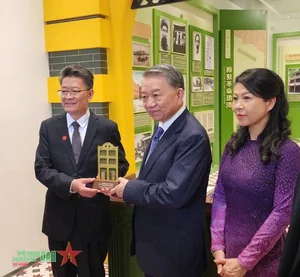 President To Lam Visits Historic Revolutionary Sites in China Strengthening Vietnam-China Diplomatic Ties - image 3