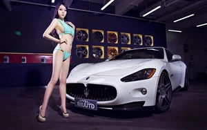 Luxury Supercars and Elegance: 15 Stunning Automotive Model Photo Sets - image 4