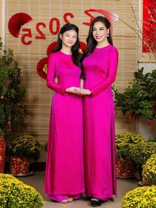 Devon Tran: The Rising Star and 1.7m Tall Daughter of Actress Trương Ngọc Ánh Captivates Fans - image 10