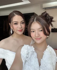 Devon Tran: The Rising Star and 1.7m Tall Daughter of Actress Trương Ngọc Ánh Captivates Fans - image 7
