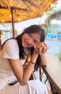 Devon Tran: The Rising Star and 1.7m Tall Daughter of Actress Trương Ngọc Ánh Captivates Fans - image 6