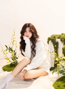 Hat De Celebrates Sweet 17th Birthday with Dreamy Photoshoot - image 9