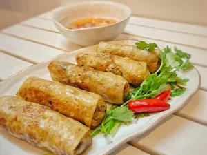Secret Techniques to Making Perfectly Crispy and Golden Vietnamese Fried Spring Rolls - image 1