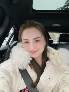Former Beauty Queen Reinvents Her Life as a Cosmetic Tattoo Artist in Canada - image 2