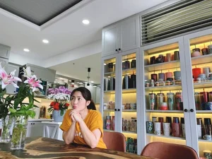 Inside Actress Ngoc Lan’s Charming and Flower-Filled Dream Home - image 6