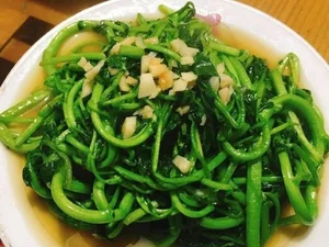 Discover the 'Best Vegetable in the World' Found Abundantly in Vietnamese Markets - image 6