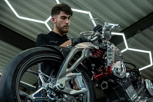 Richard Mille RMB01: The $160,000 Superbike Redefining Luxury Engineering - image 6