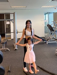 Luxury Lifestyle: Bich Tuyen’s Daughter in a $65 Million Mansion and Early Golf Training - image 2