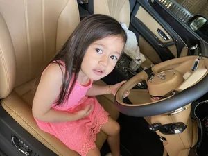 Luxury Lifestyle: Bich Tuyen’s Daughter in a $65 Million Mansion and Early Golf Training - image 3