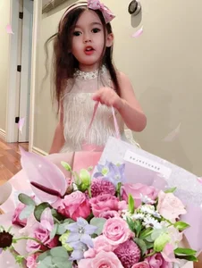Luxury Lifestyle: Bich Tuyen’s Daughter in a $65 Million Mansion and Early Golf Training - image 1