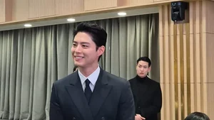 Stunning Real-Life Visuals of Popular Korean Actor Spark Viral Reactions Online - image 4