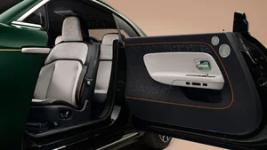 Rolls Royce Spectre Series II Debuts with 671 Horsepower and Stunning Dashboard - image 14