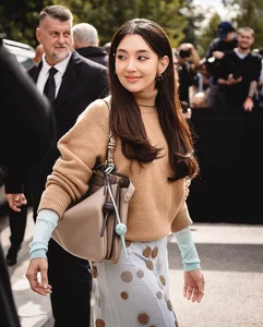 Chau Bui and Quynh Anh Shyn Meet Song Hye Kyo in a High-Fashion Italian Encounter - image 13