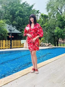 Actress Hien Mai Defines Timeless Beauty at Nearly 60 - image 3