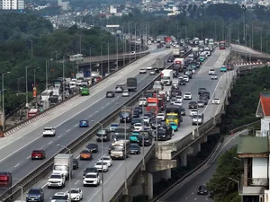 Traveling Smart: How Hanoi Residents Beat the Holiday Traffic Rush - image 0