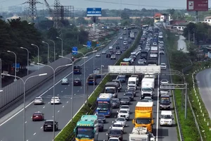 Traveling Smart: How Hanoi Residents Beat the Holiday Traffic Rush - image 2