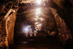 Inside the Depths: A Visual Journey Through Massive Underground Gold Mining Operations - image 9