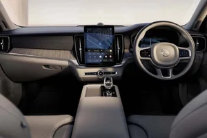 Volvo Vietnam Unveils 2026 XC60 and S90 Luxury Models and Pricing - image 4