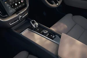 Volvo Vietnam Unveils 2026 XC60 and S90 Luxury Models and Pricing - image 8